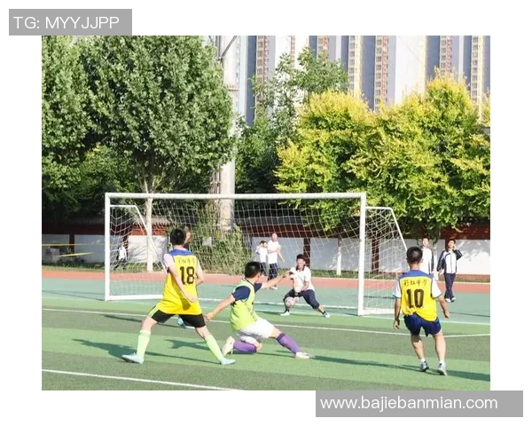 痞帅足球星逆风崛起以热血拼搏点燃绿茵场传奇梦想